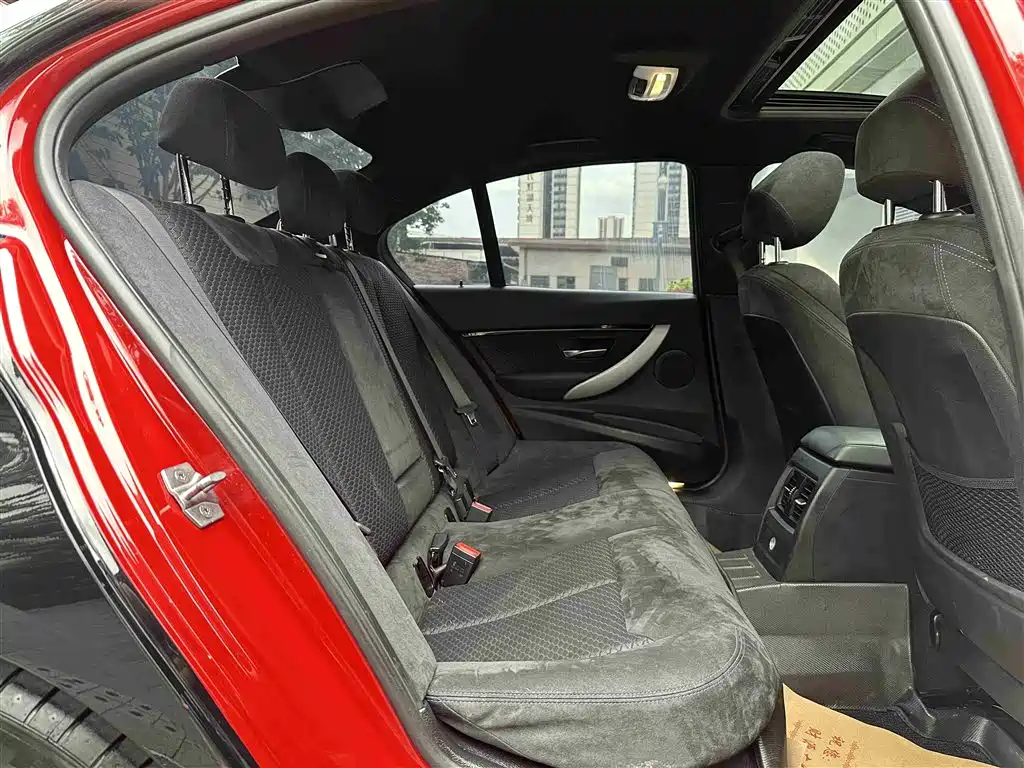 BMW 3 Series 2017 320i M Sport фото 21
