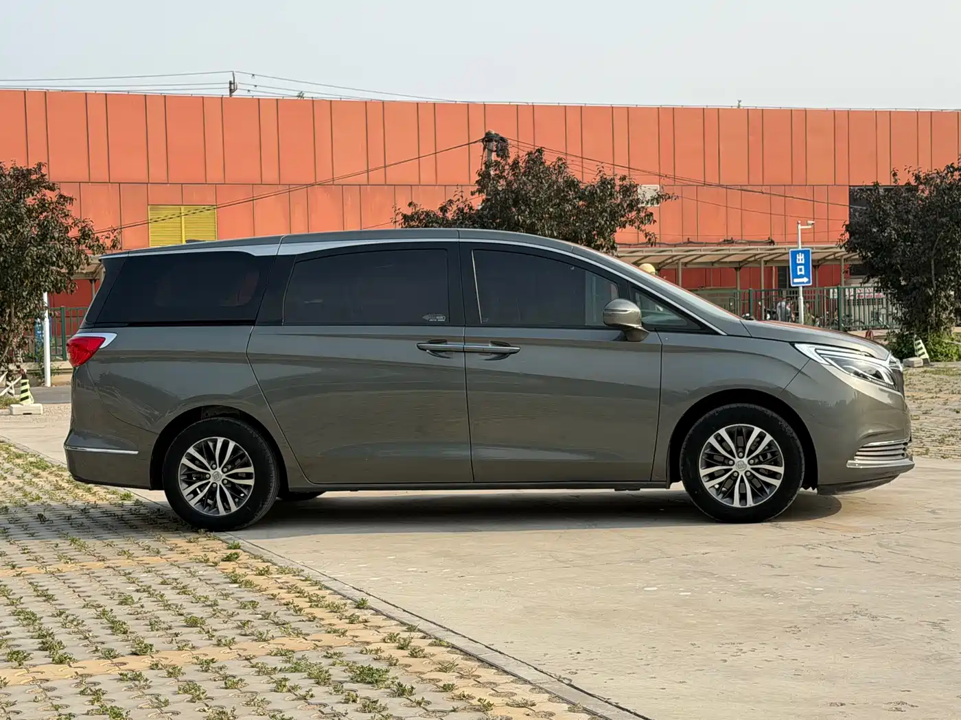 Buick GL8 2017 ES 28T Luxury China V фото 6