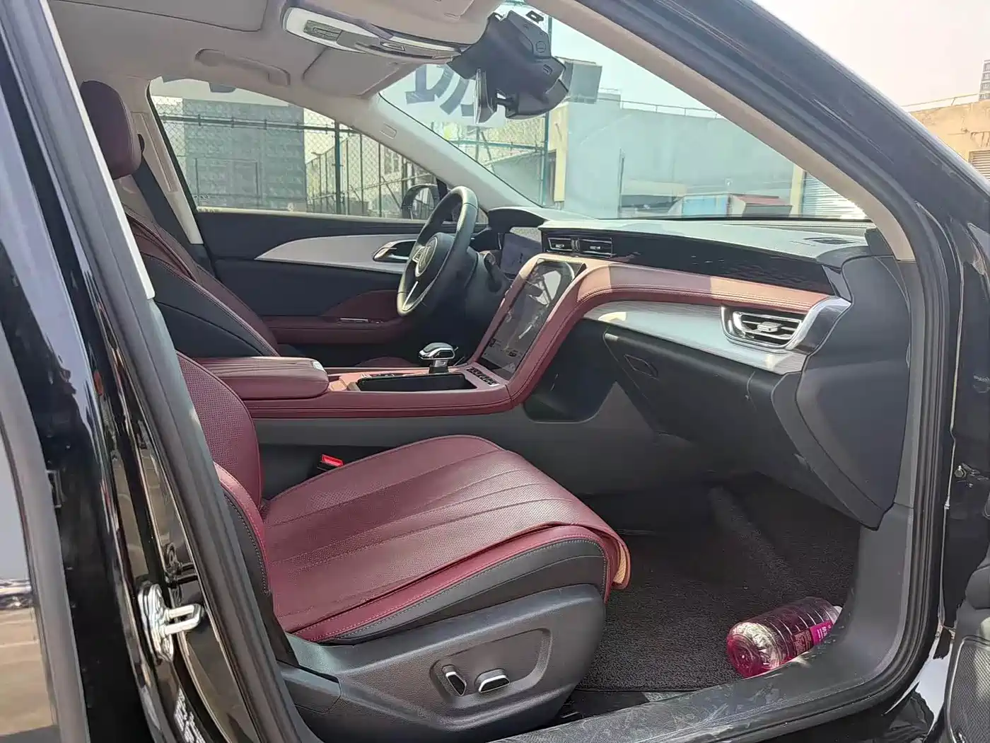 Hongqi H5 2024 2.0T Automatic Smart Connect Flag Smooth Edition фото 12