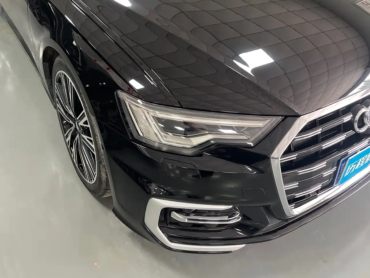 Фото 3 - Audi A6L