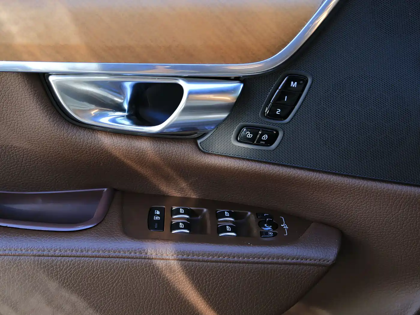 Фото 14 - Volvo S90
