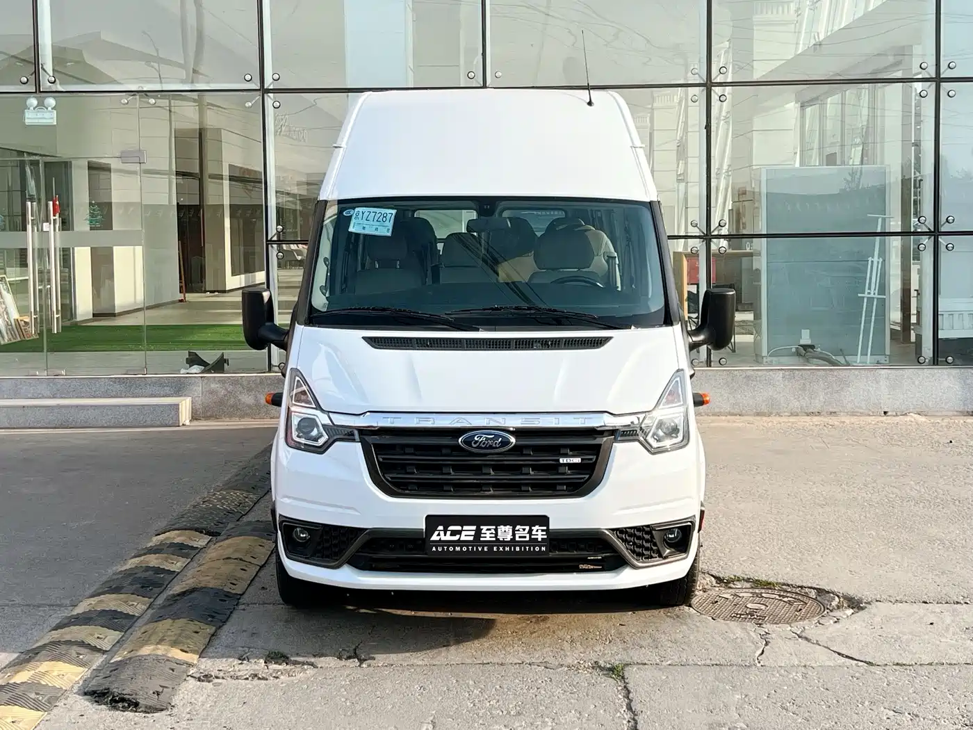 Ford New Generation Transit 2021 2021 2.2T (Package) Automatic Standard Bus Pro Extended Wheelbase Dual Rear Tires (With Sliding Door) 17-Seat High Roof China VI