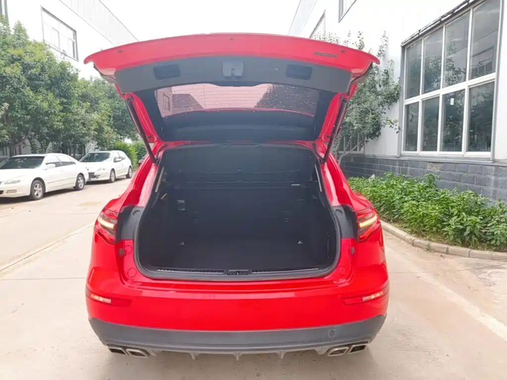 Фото 19 - Zotye SR9