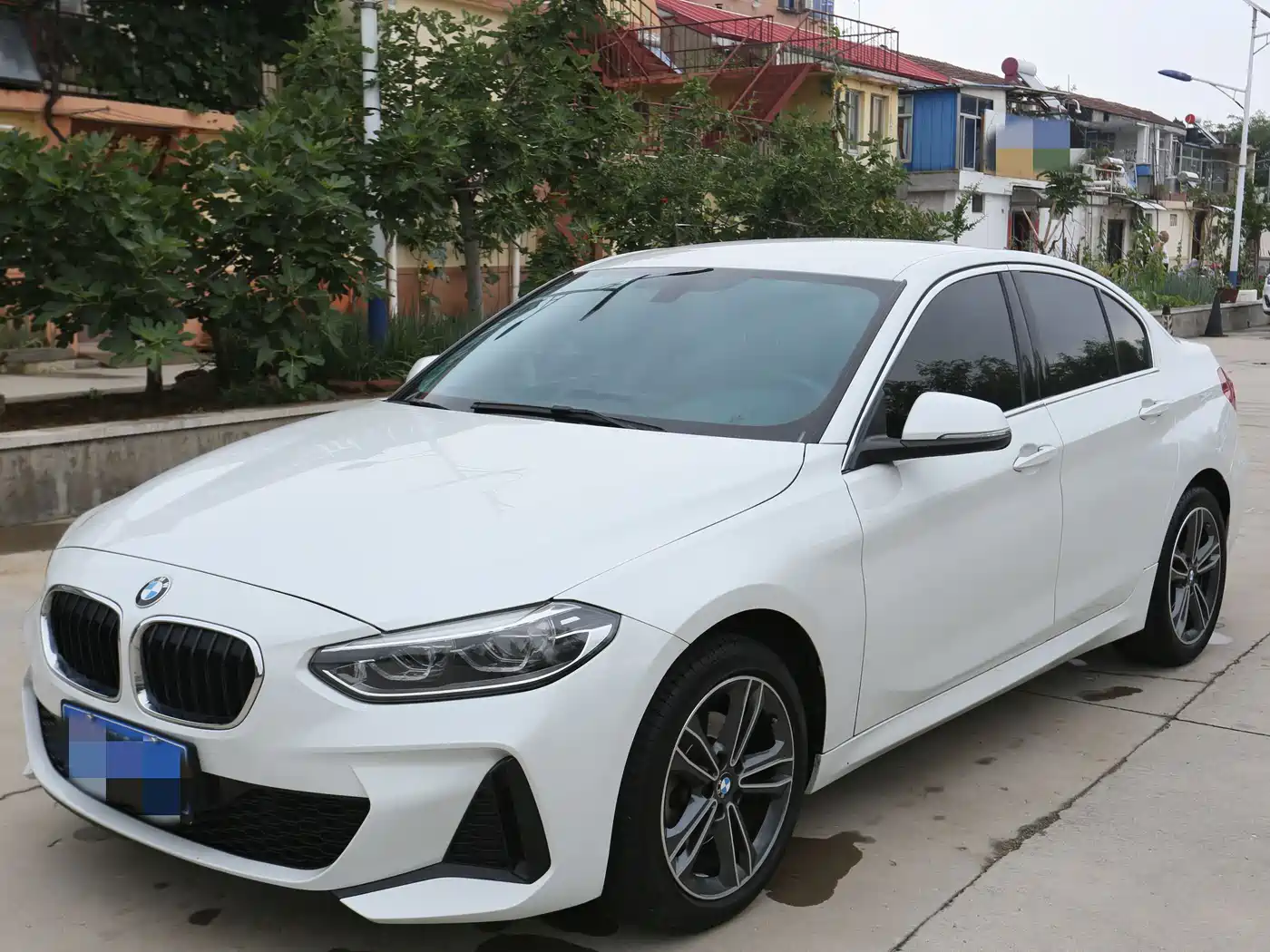 BMW 1 SERIES