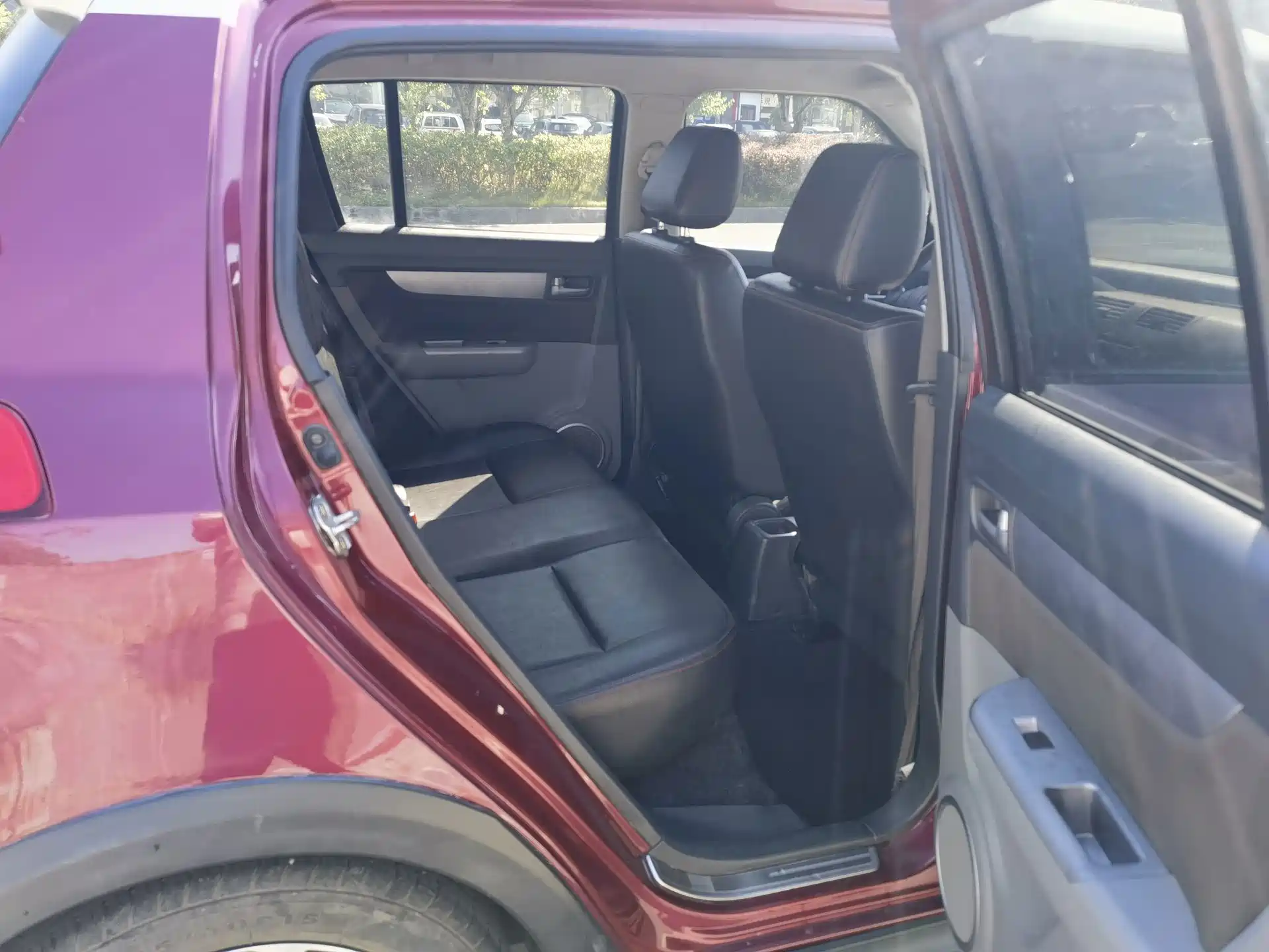 Photo 9 - Suzuki Swift