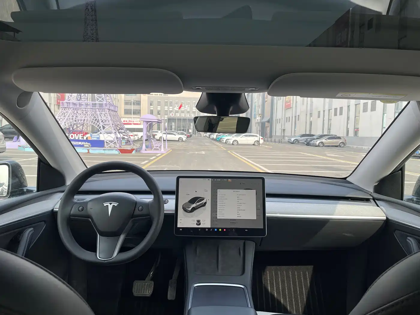 TESLA MODEL Y