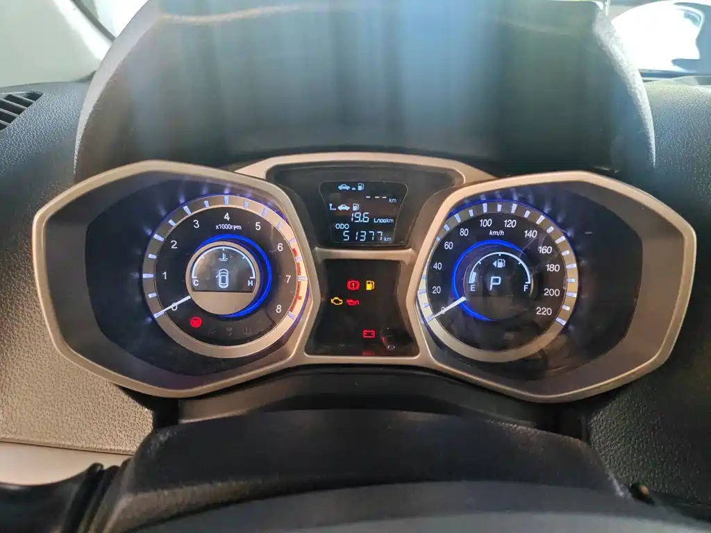 JAC Refine S3 2014 2014 1.5L CVT Luxury Smart