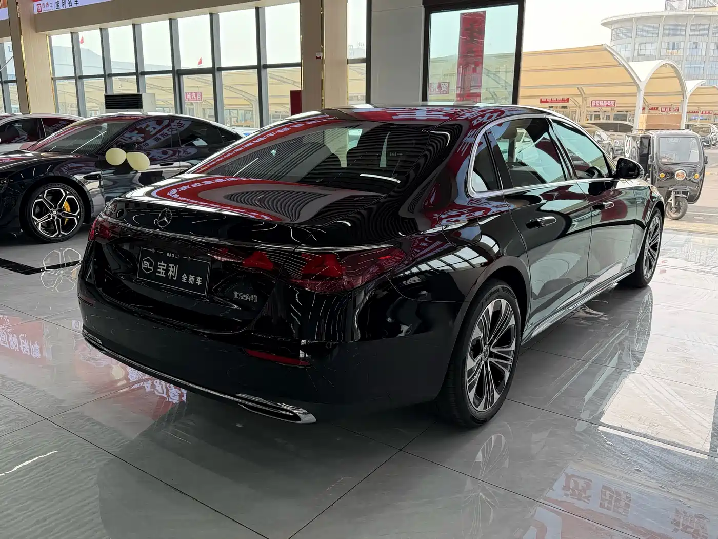 Mercedes-Benz E-Class 2026 E 300 L Luxury фото 7