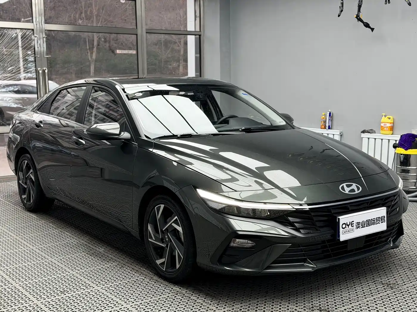 Hyundai Elantra 2023 1.5L CVT GLX Elite Edition фото 2