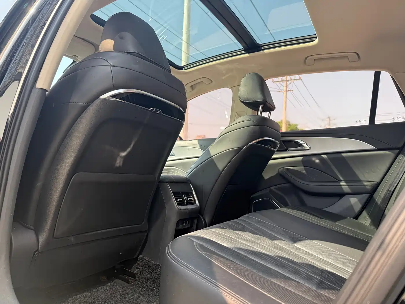 Hongqi H5 2023 1.5T DCT Smart Connect Flag Rhythm фото 5
