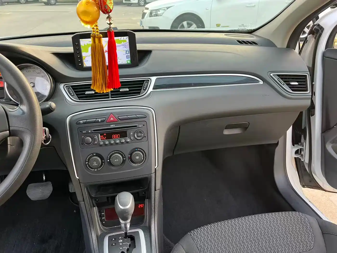 Peugeot 308 2013 Model 1.6L Automatic Superior Style фото 8