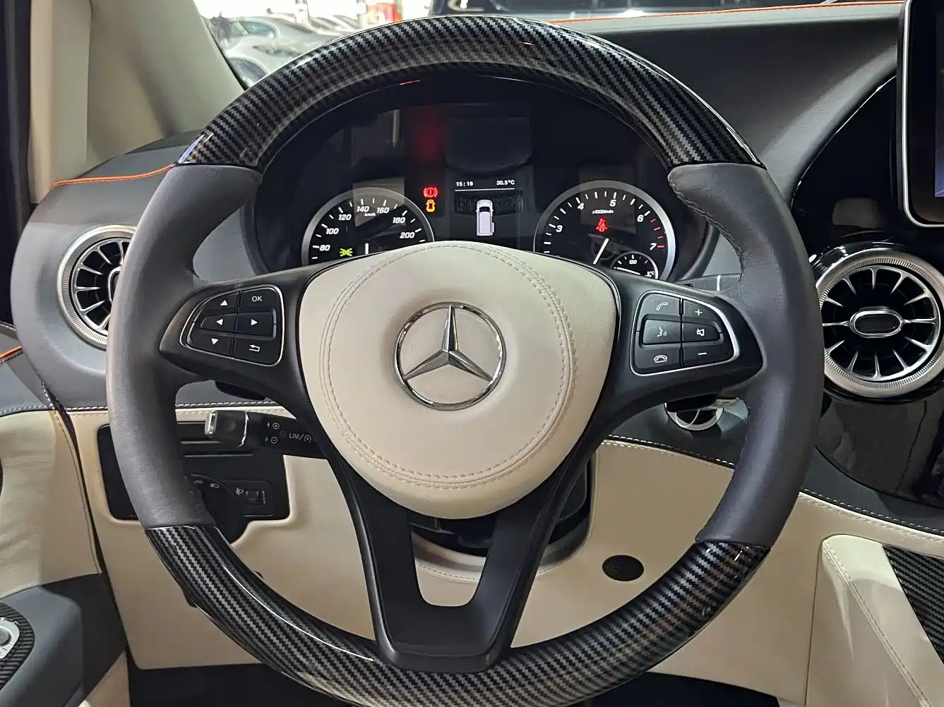 Mercedes-Benz Vito 2023 2.0T Business 7-Seater фото 18