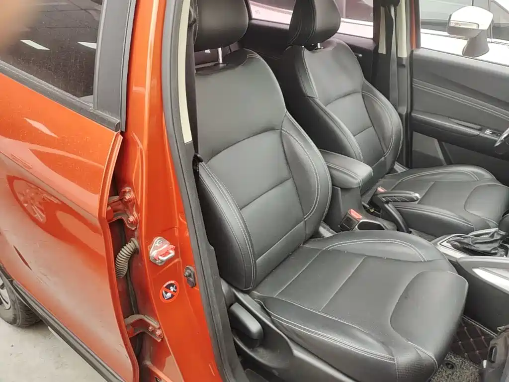 Фото 25 - Geely Vision X3