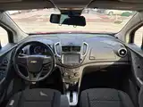 Photo 7 - Chevrolet Trax