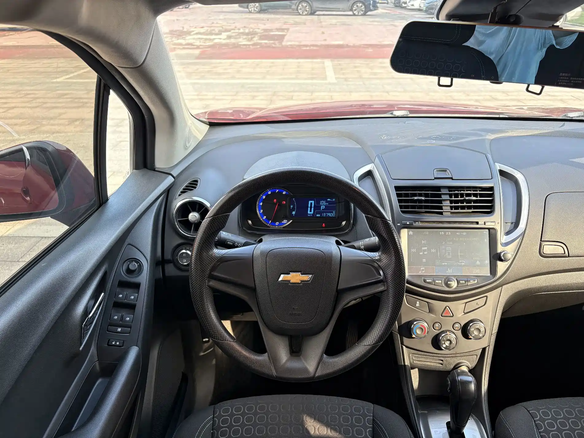 Photo 8 - Chevrolet Trax