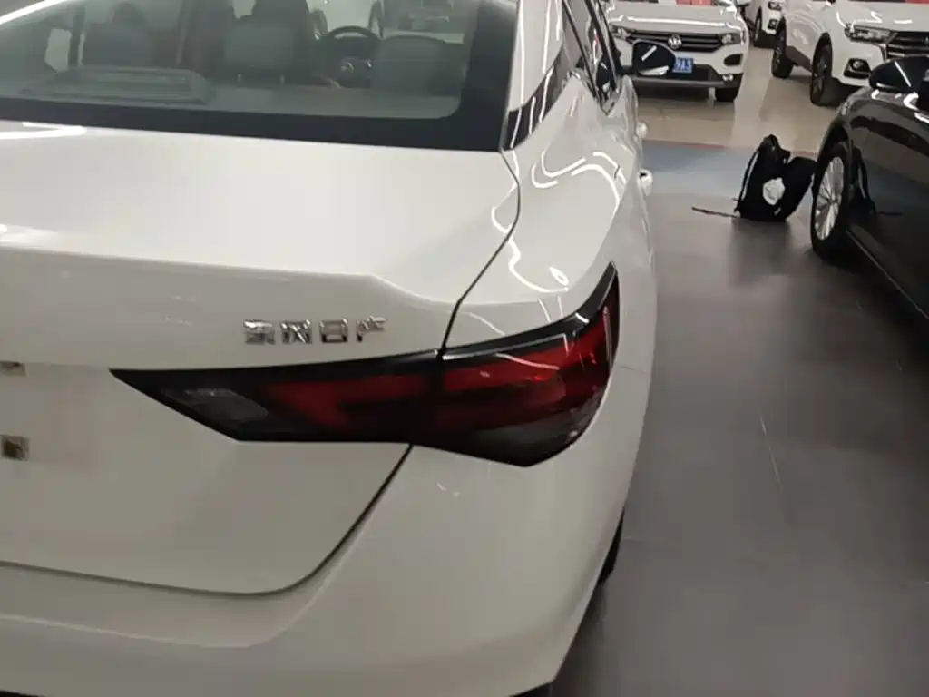 Фото 8 - Nissan Sylphy