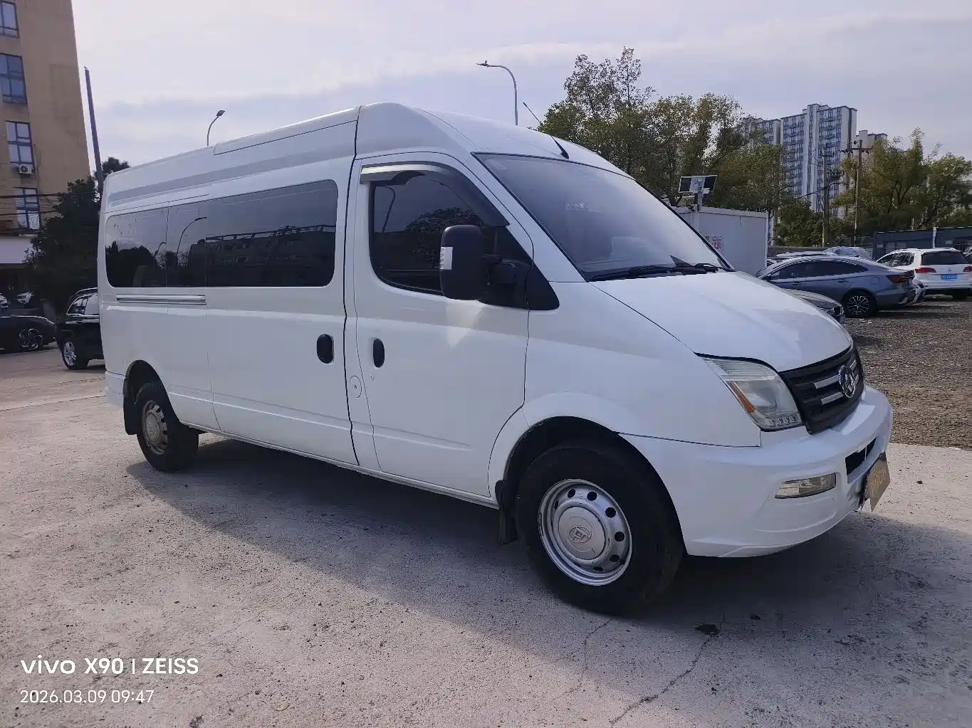 SAIC Maxus Xintu V80 2021 2.0T AMT Classic Aoyuntong Long Wheelbase Medium Roof 6/7/8/9 Seater фото 3