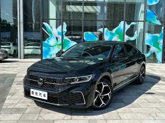 Volkswagen Passat 2024