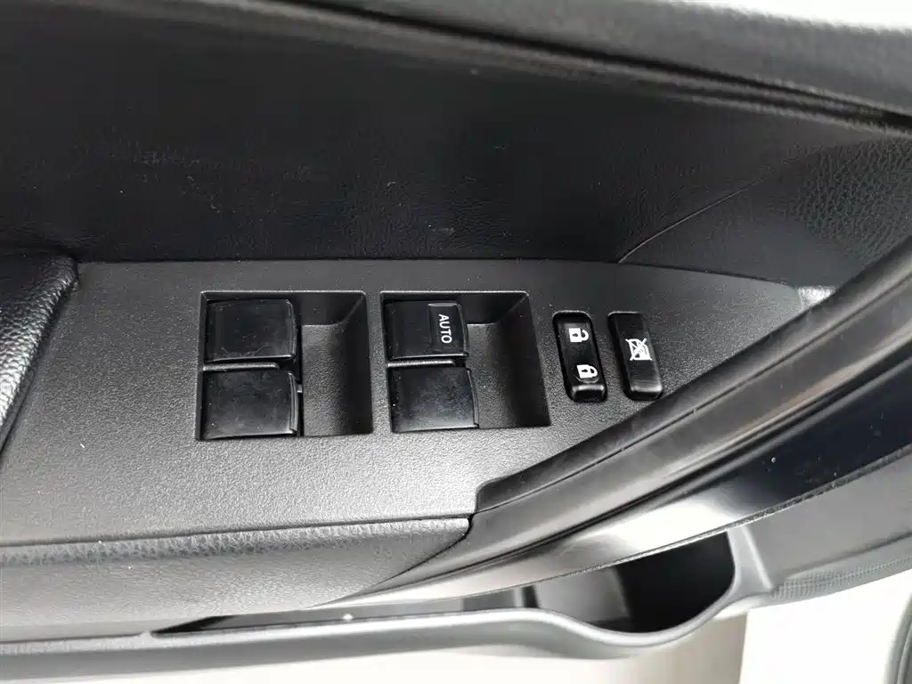 Toyota Corolla 2017 Facelift 1.2T S-CVT GL фото 9