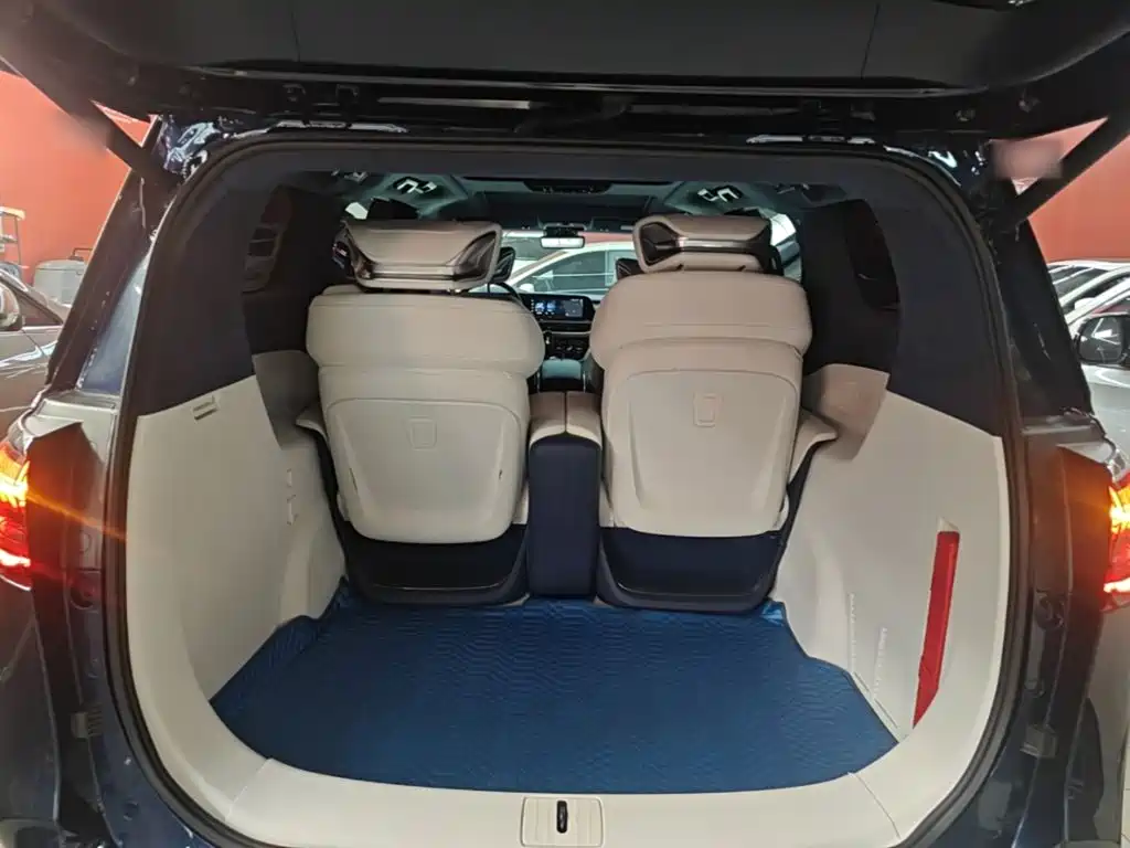 Фото 19 - Buick GL8