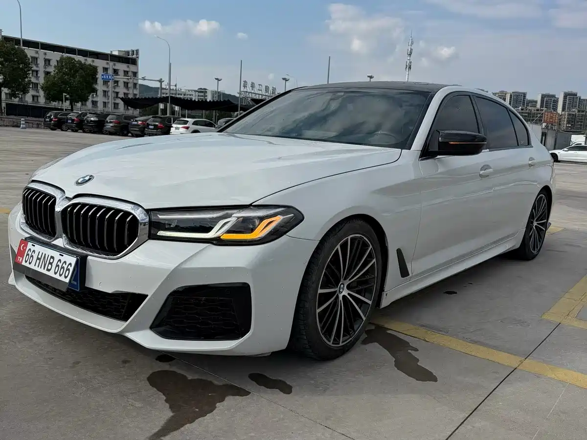 Photo 1 - BMW 5 Series