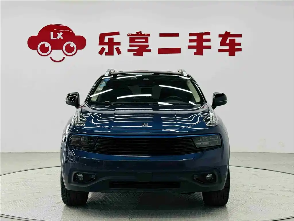 Lynk & Co 01 2017 2.0T 2WD Pro Shine Edition фото 8