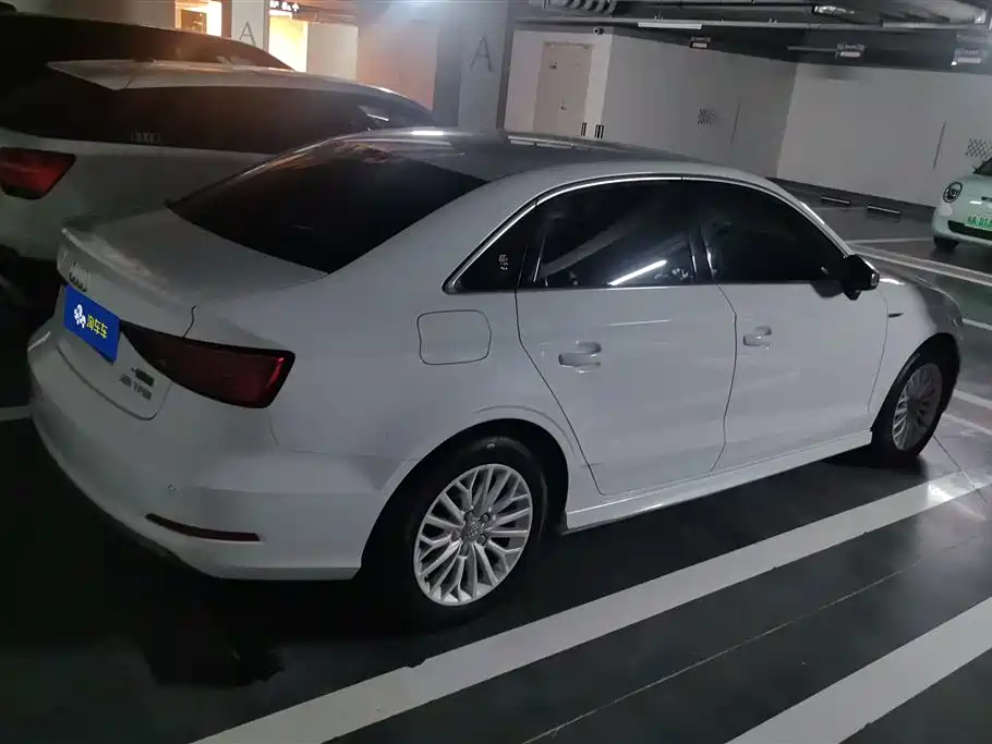 Audi A3 2016 Limousine 35 TFSI Progressive фото 3