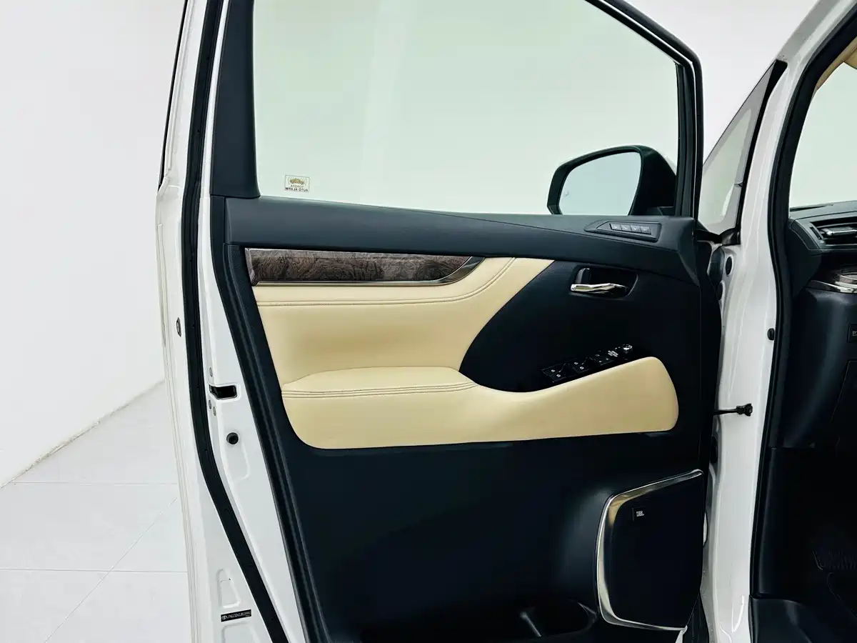 Toyota Alphard 2018 Facelift 3.5L Premium Edition фото 17