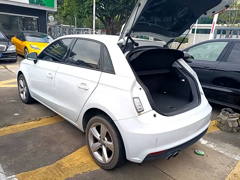 Фото 5 - Audi A1
