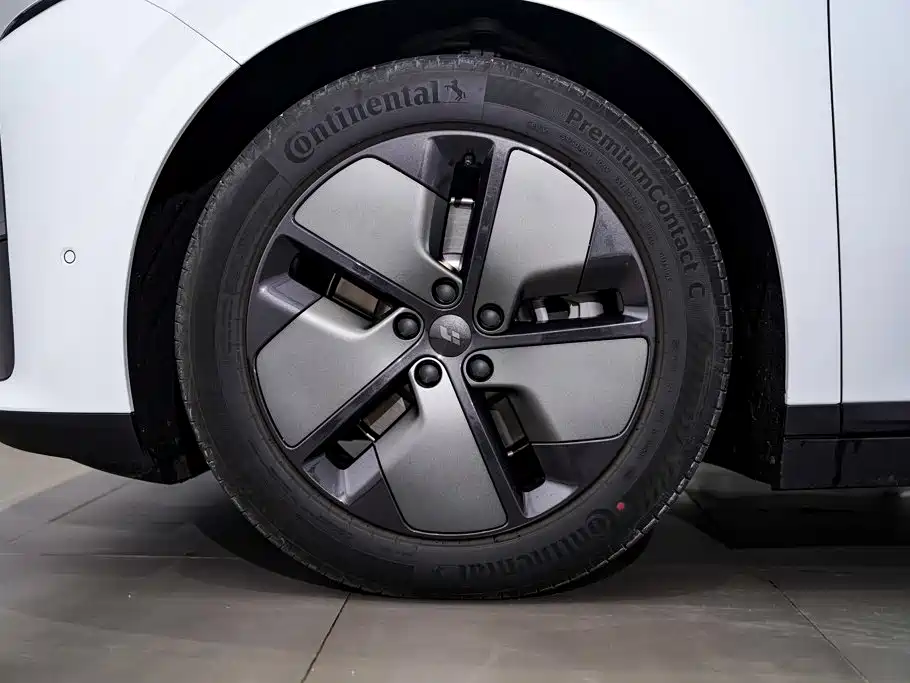 Li Auto Li i8 2025 2025 Standard Edition