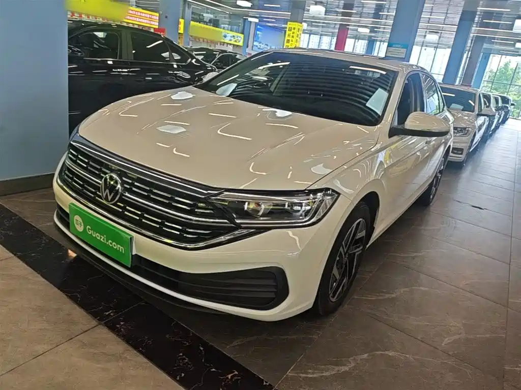 Volkswagen Sagitar 2025 Model Year Facelift 300TSI DSG Soaring Edition