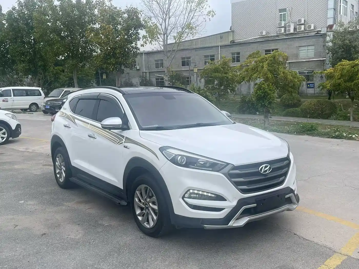 HYUNDAI TUCSON