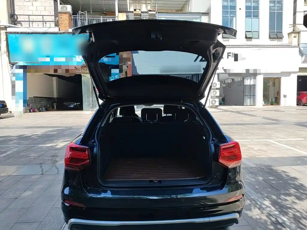 Фото 19 - Audi Q2L