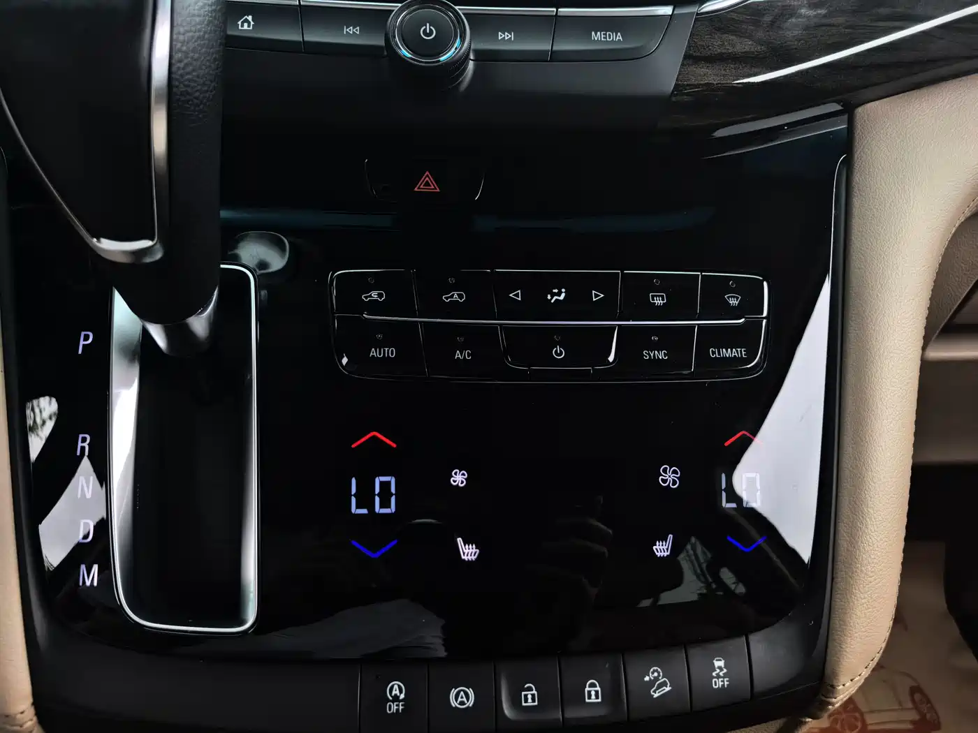 Buick GL8 2018 ES 28T Luxury Type China VI фото 12