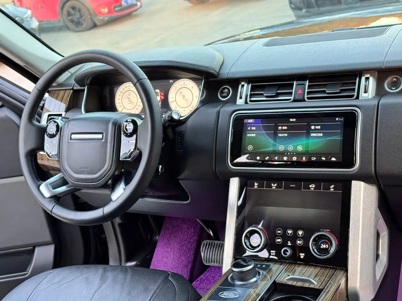 Land Rover Range Rover 2018 3.0 SC V6 Golden Age Edition фото 5