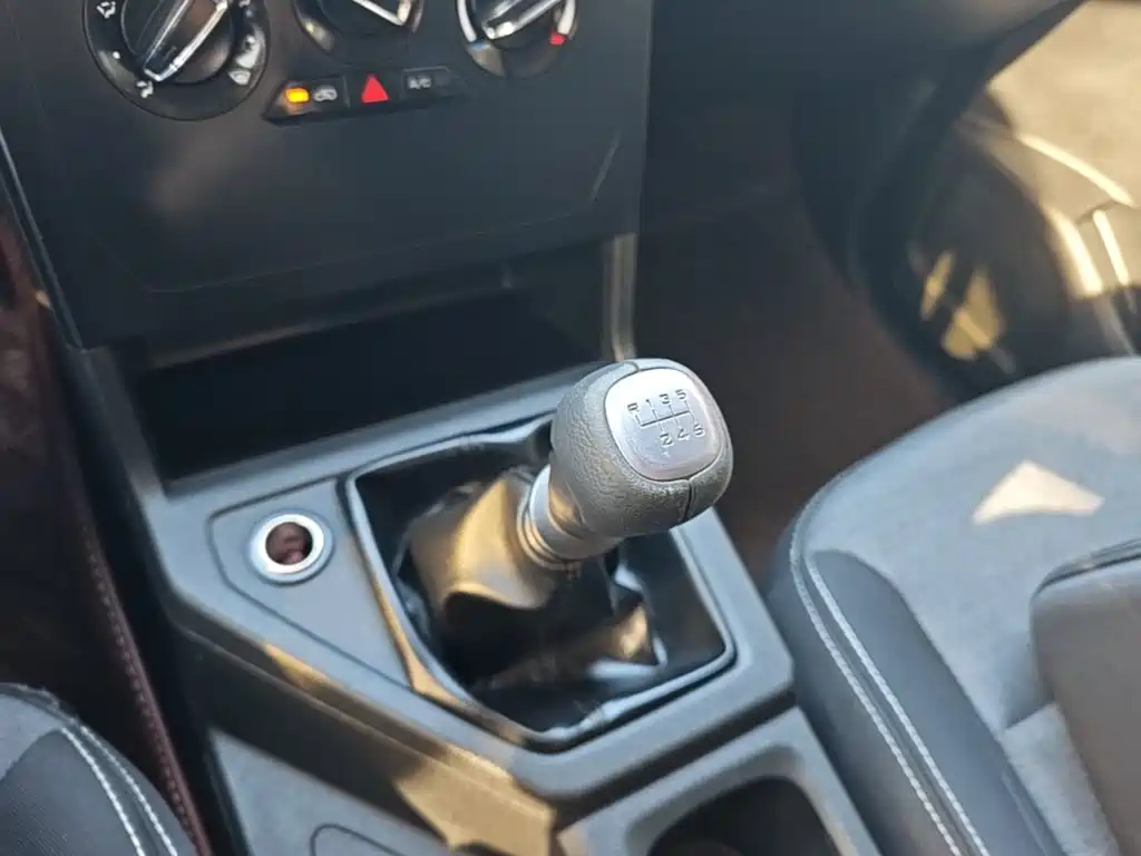Wuling Motors Wuling Hongguang PLUS 2020 2019 1.5T Manual Comfort 7-Seater