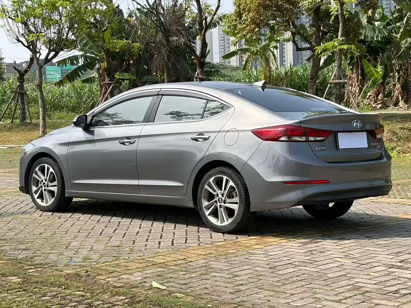 Hyundai Elantra 2018 1.6L Automatic 15th Anniversary Special Edition фото 7