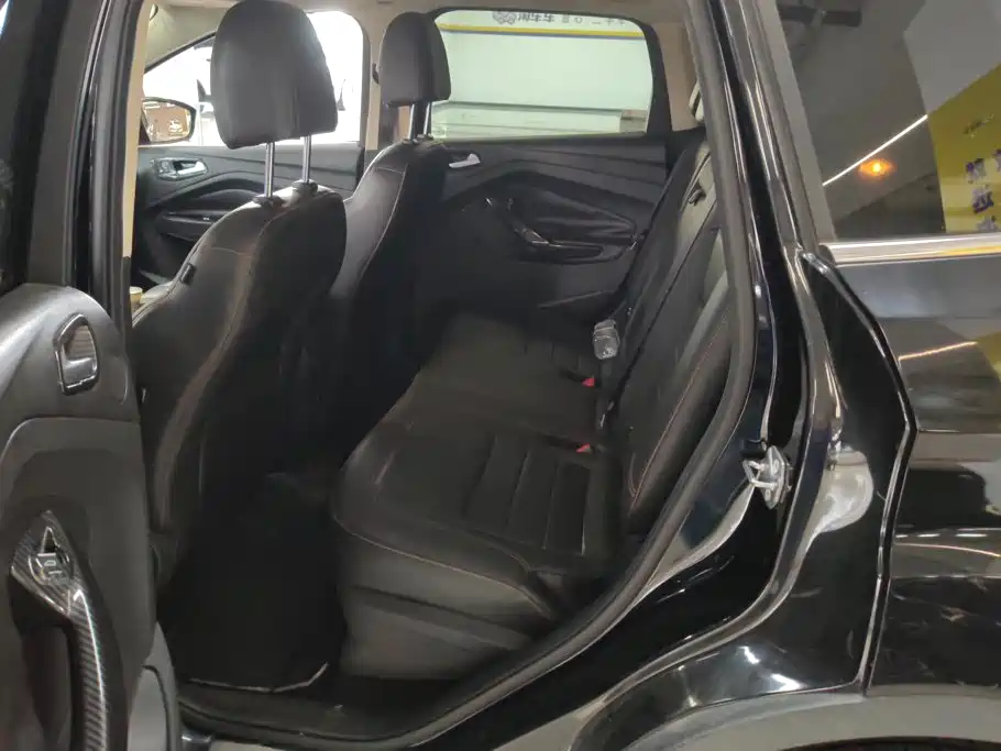 Фото 11 - Ford Kuga