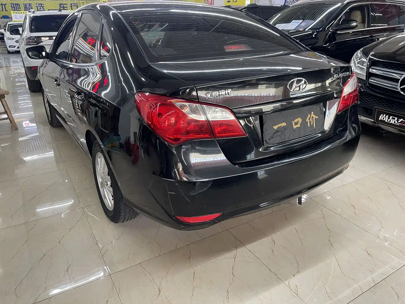 Hyundai Elantra 2016 1.6L Manual Family Joy Edition фото 8
