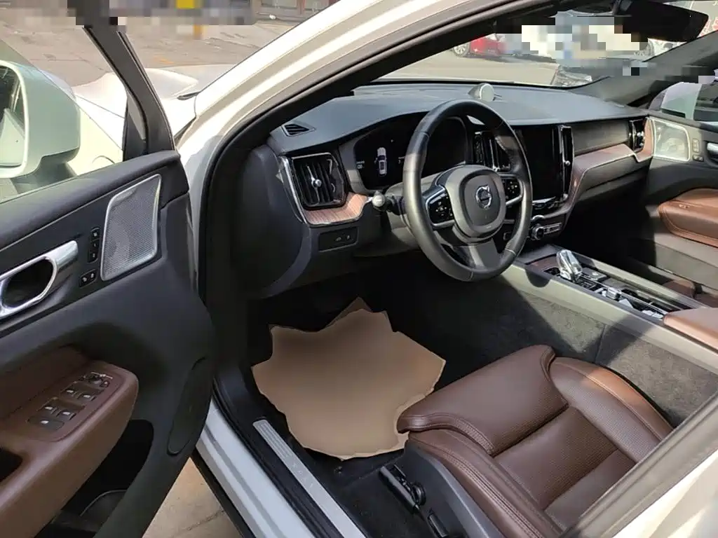Volvo XC60 Plug-in Hybrid 2024 2024 T8 PHEV Long Range AWD Smart Elegance Luxury Edition