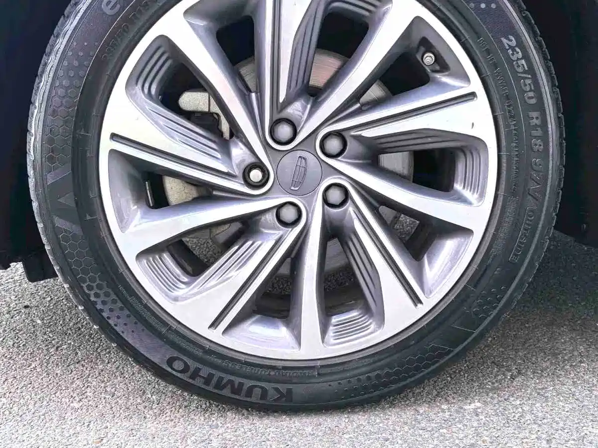 Фото 28 - Geely Jiaji