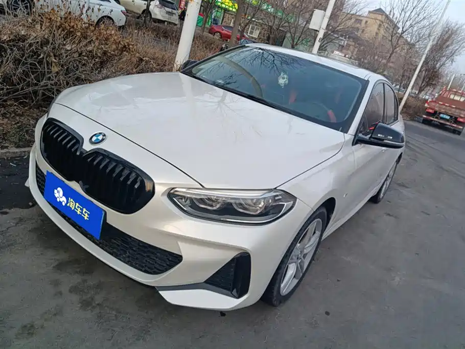 BMW 1 Series 2023 120i M Sport Shadow Edition