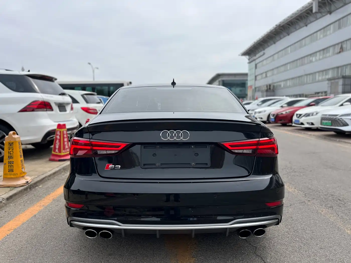 Audi S3 2019 Audi S3 2.0T Limousine фото 5