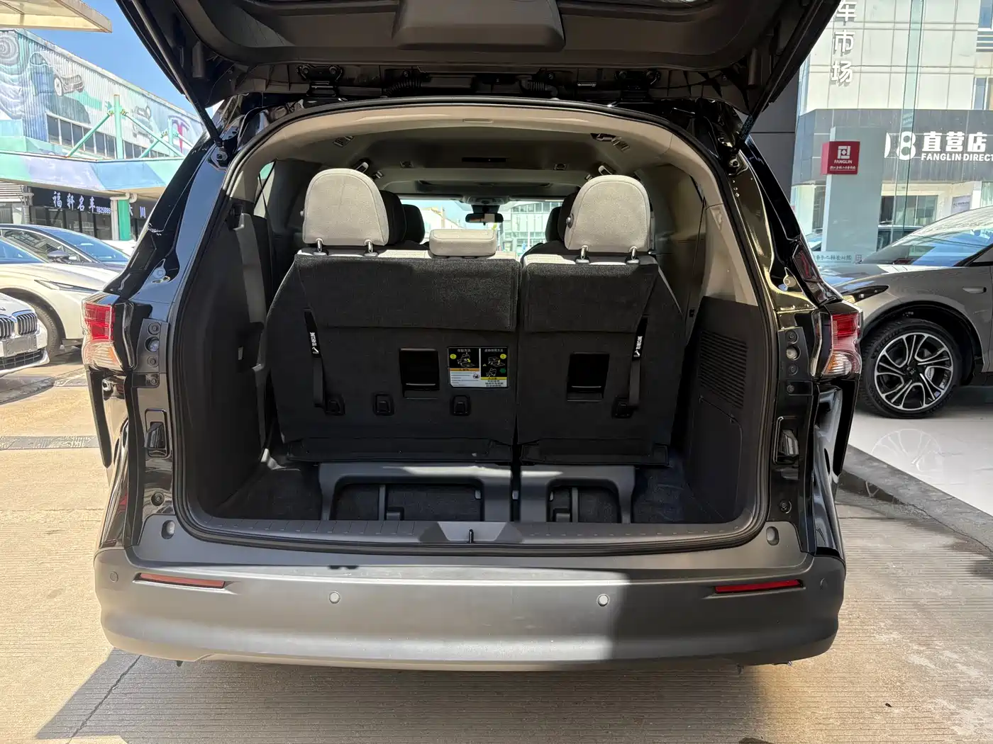 Toyota Sienna 2024 2.5L Hybrid Comfort Edition фото 12