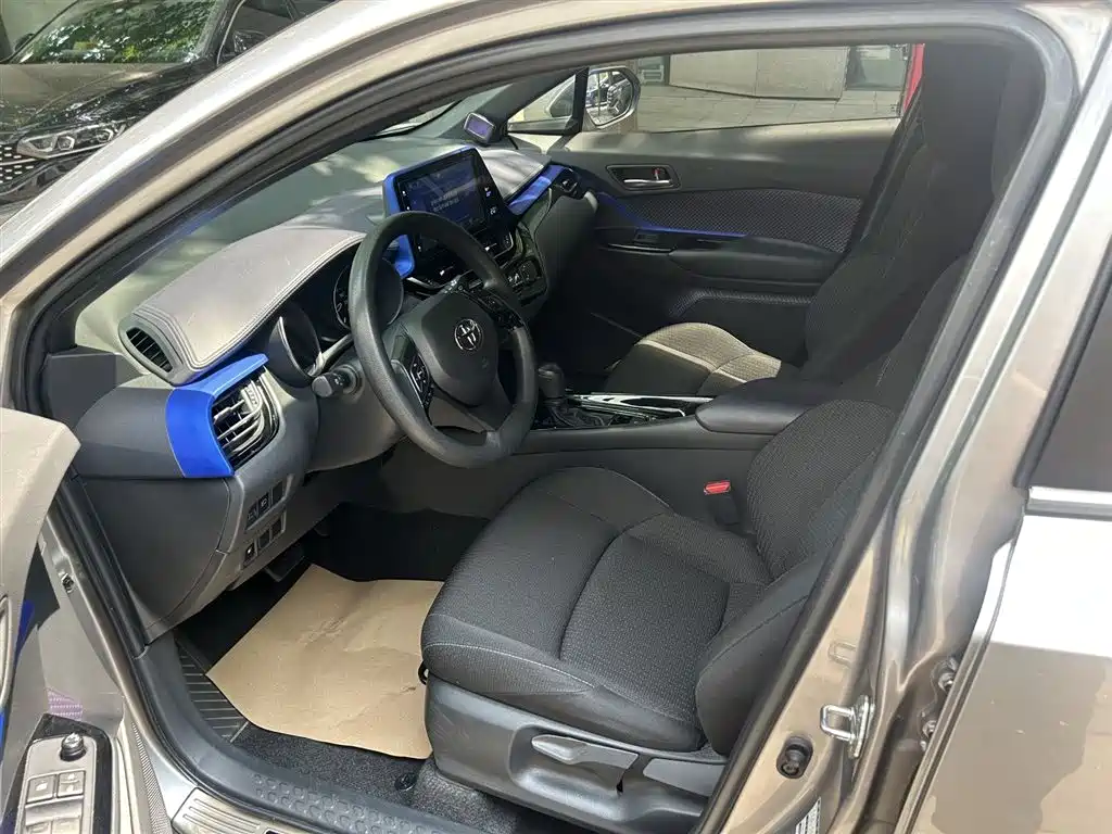 Toyota IZOA 2020 2.0L Yi Xiang Edition фото 12