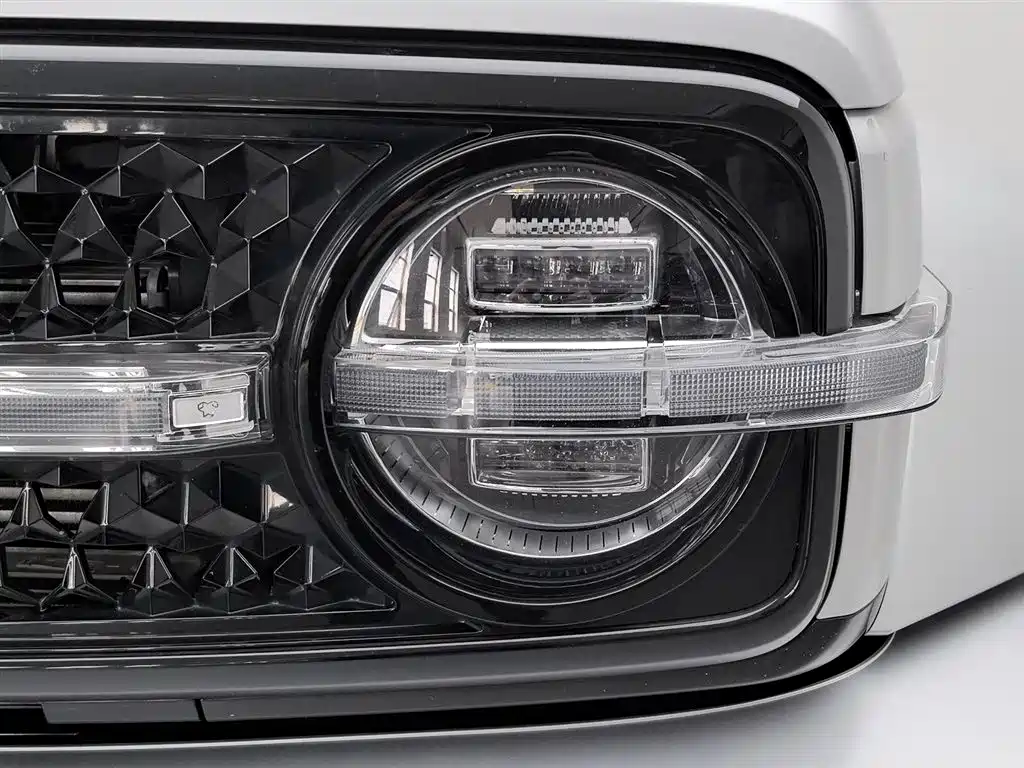 TANK CO CREATION TANK 300