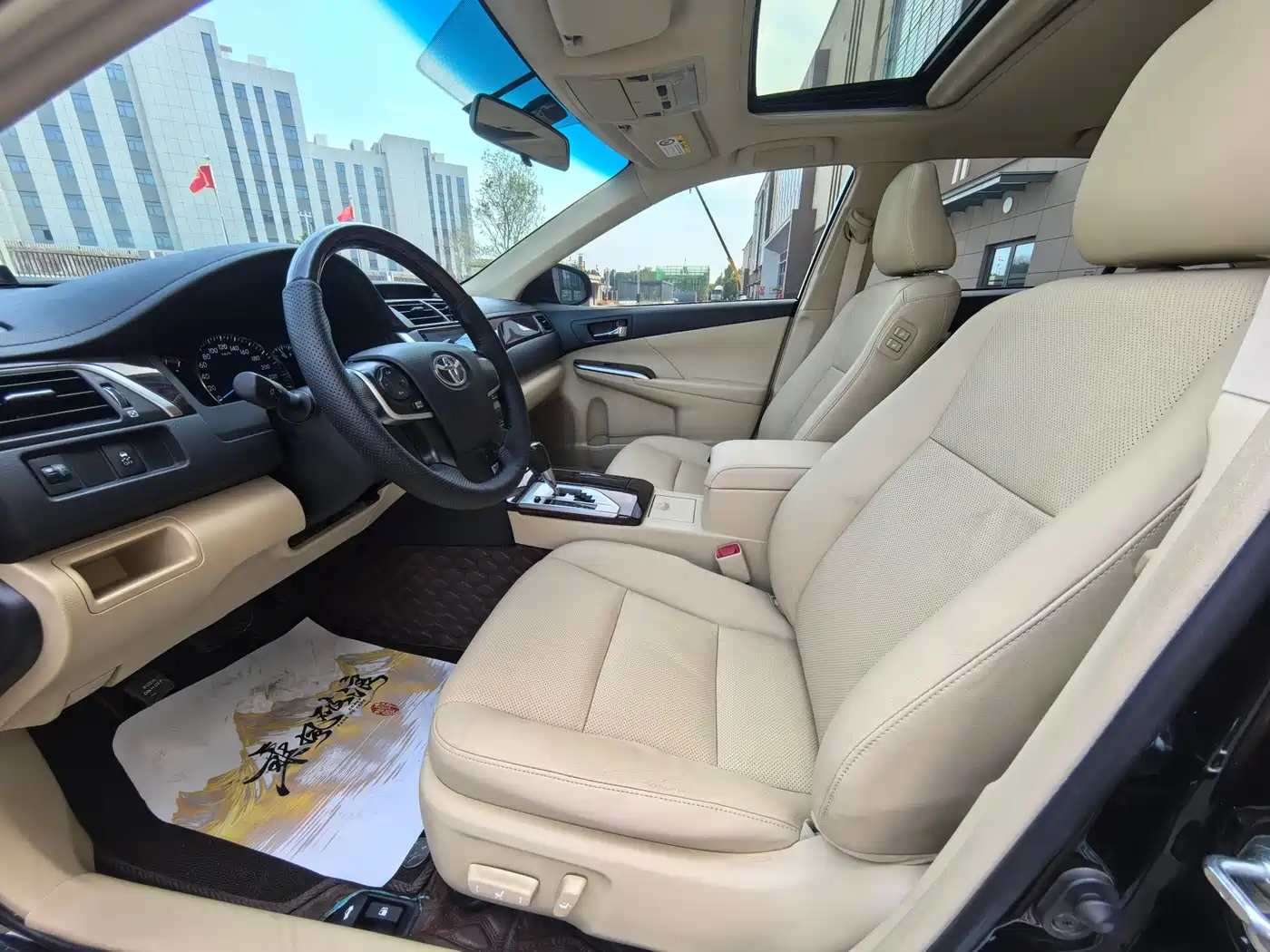 Toyota Camry 2015 2.0G Leading Edition фото 9