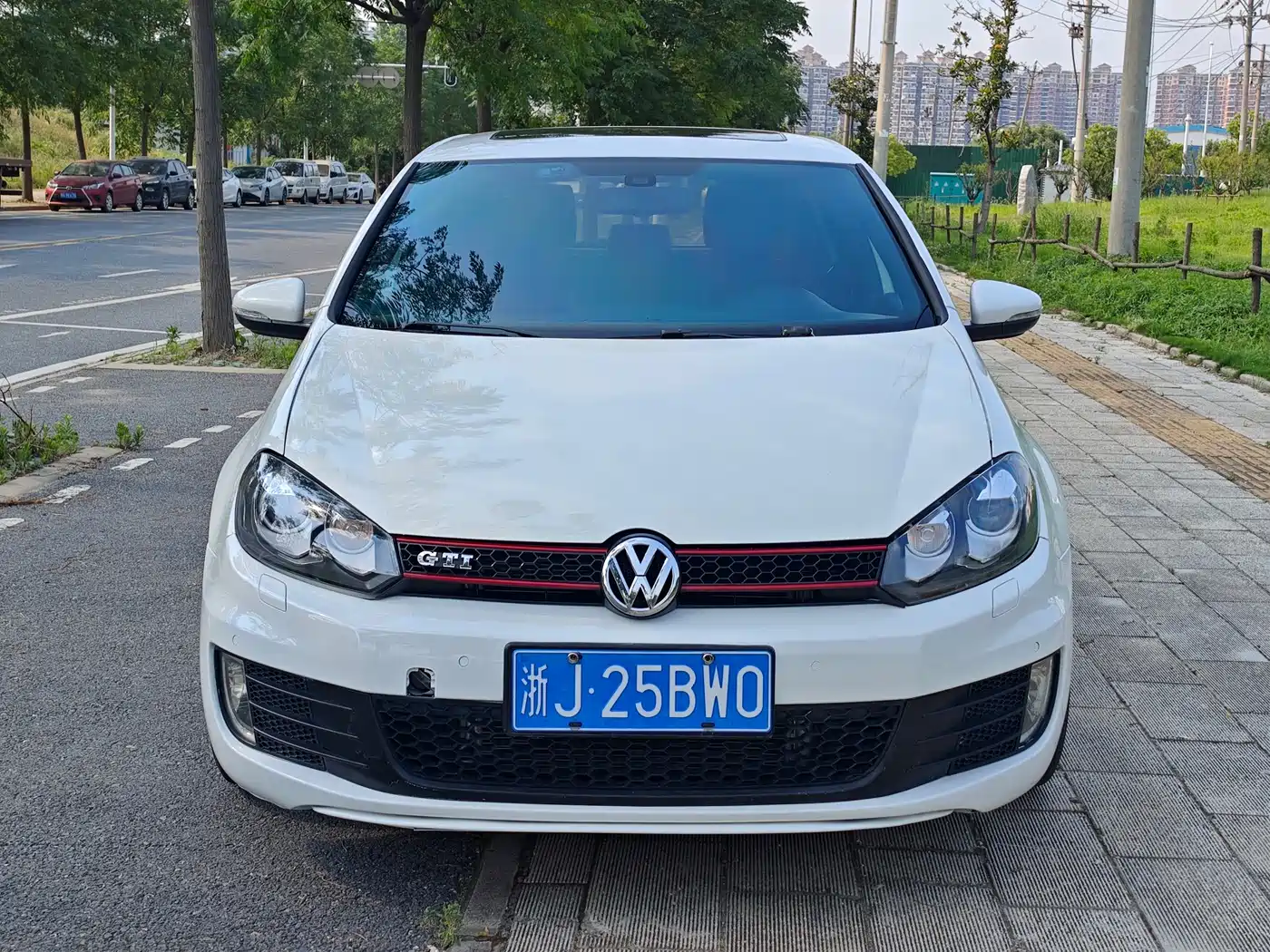 Volkswagen Golf GTI 2012 2.0TSI GTI фото 2