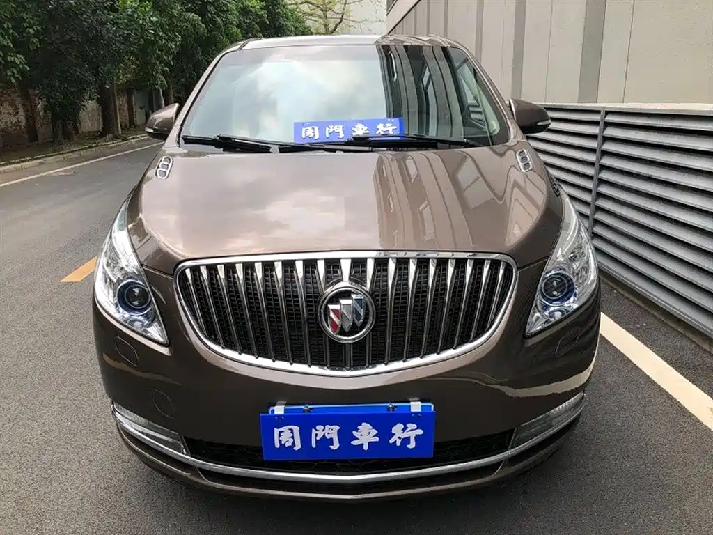 Buick GL8 2015 2.4L Luxury Business Exclusive Edition фото 2