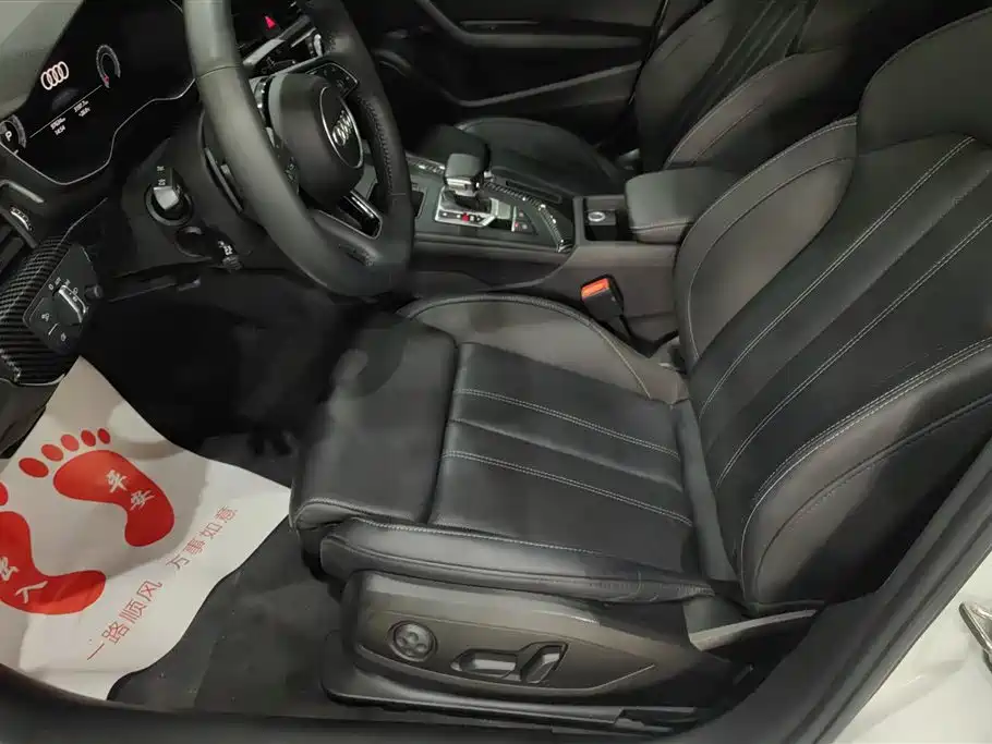 Audi A4L 2020 40 TFSI Luxury Dynamic фото 9
